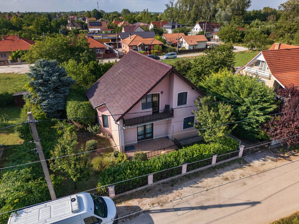 Property photo 1 of 38