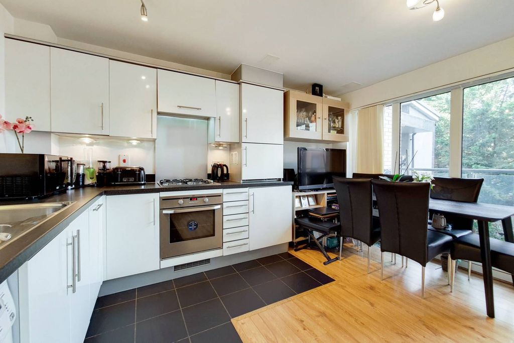 Property photo 1 of 3