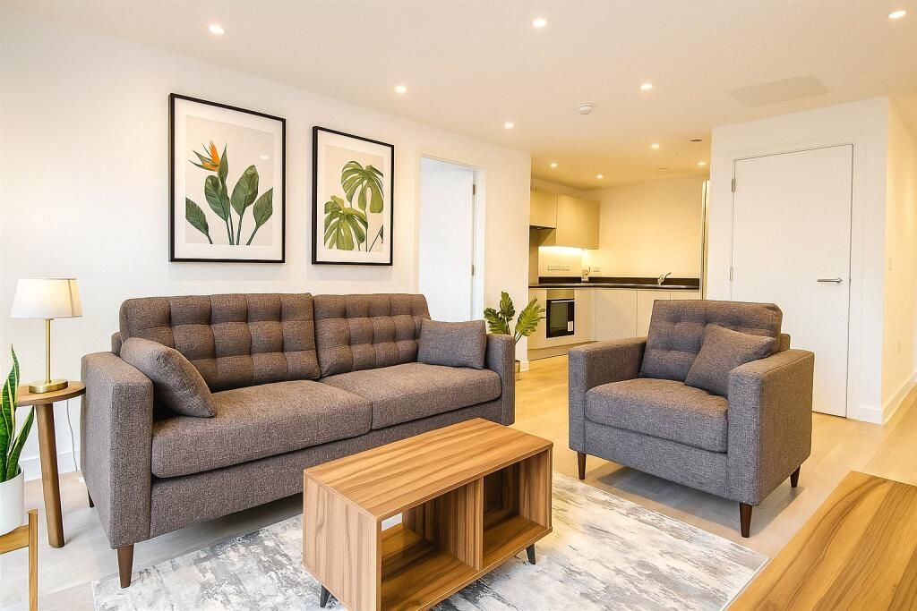 Property photo 1 of 6 2 Bed Maisonette To Rent Glenside Cl, Kenley Cr8