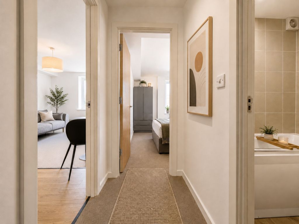 Property photo 1 of 7 Corridor