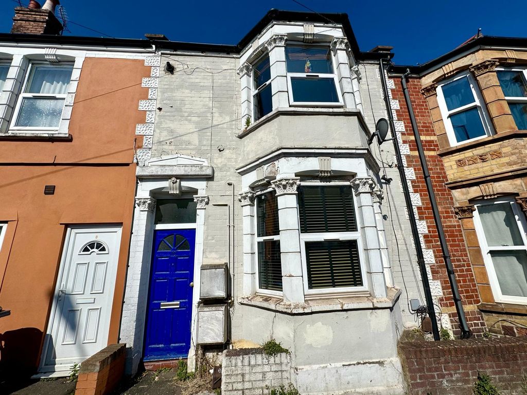 Property photo 3 of 17 Front