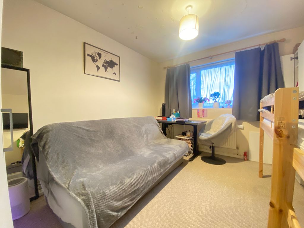 Property photo 3 of 11 Exterior