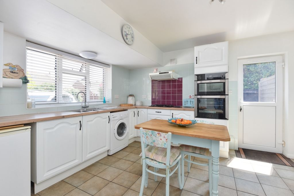 Property photo 2 of 20 5107364