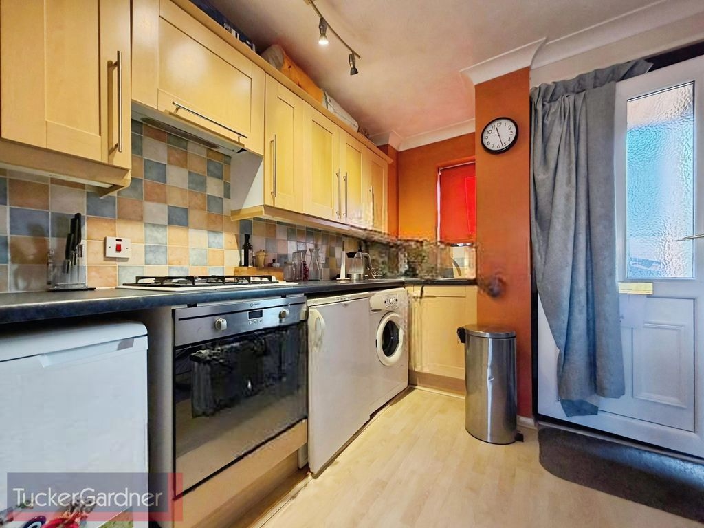 Property photo 2 of 5