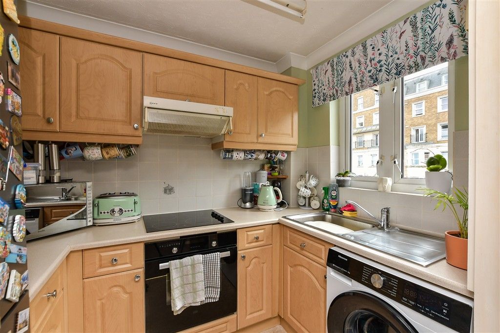 Property photo 2 of 8 Kitchen