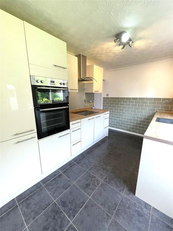 Property photo 2 of 11 Img_0713.Jpg