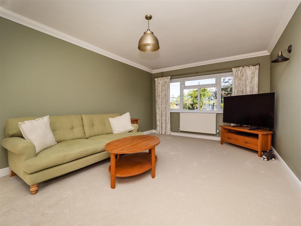 Property photo 3 of 67 Herewardhouse-42.Jpg