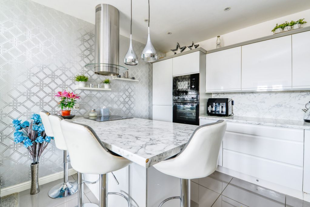 Property photo 3 of 22 Breakfast Kitchen