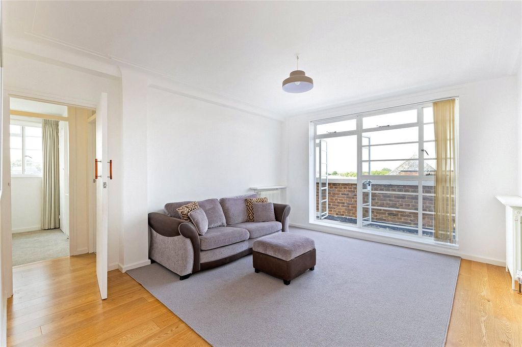Property photo 1 of 16 Picture No. 04