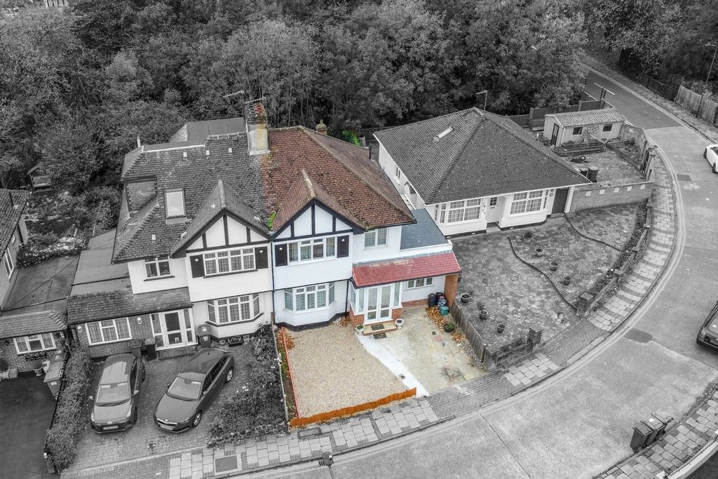 Property photo 2 of 23