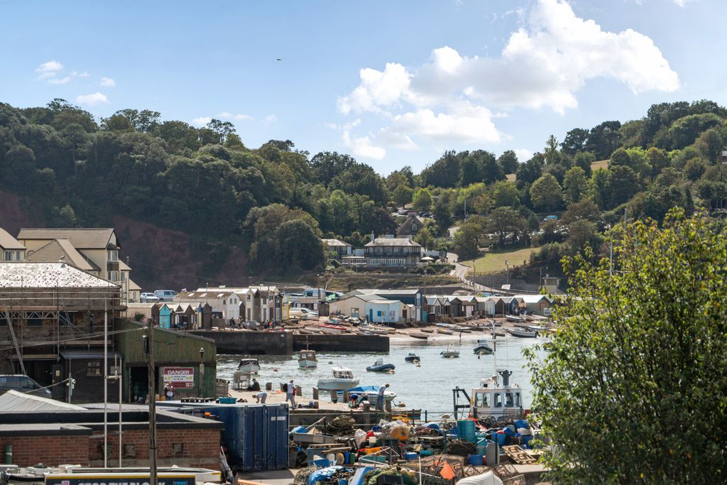 Property photo 3 of 36 1513566-19-1A05d8...