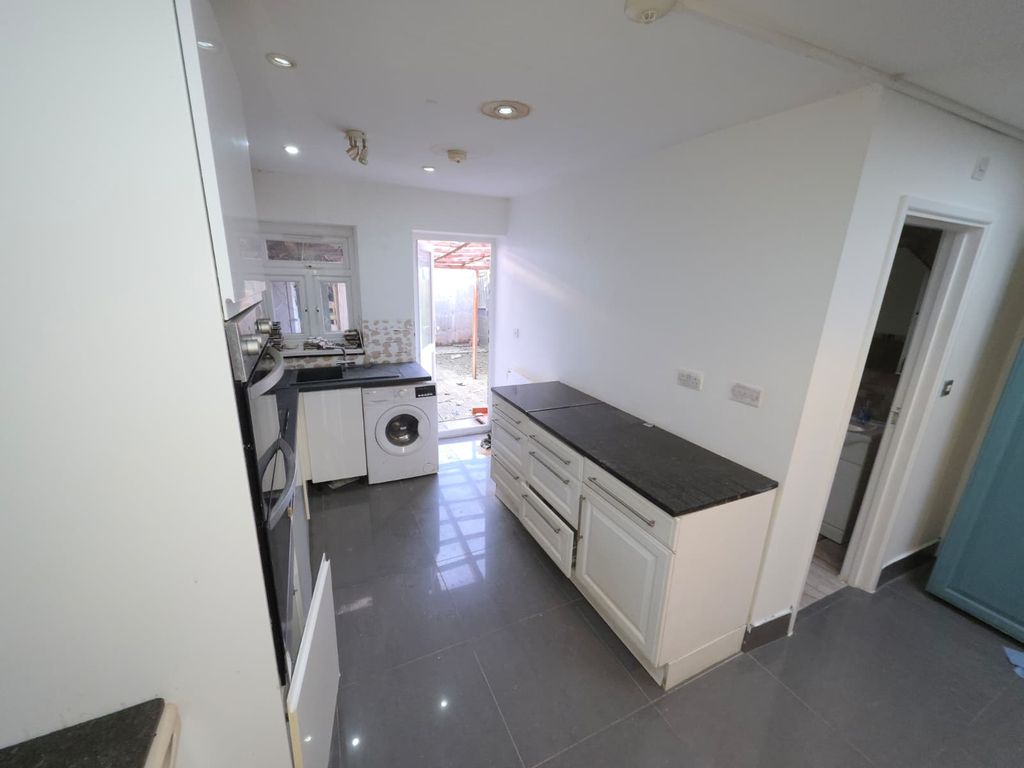 Property photo 2 of 26