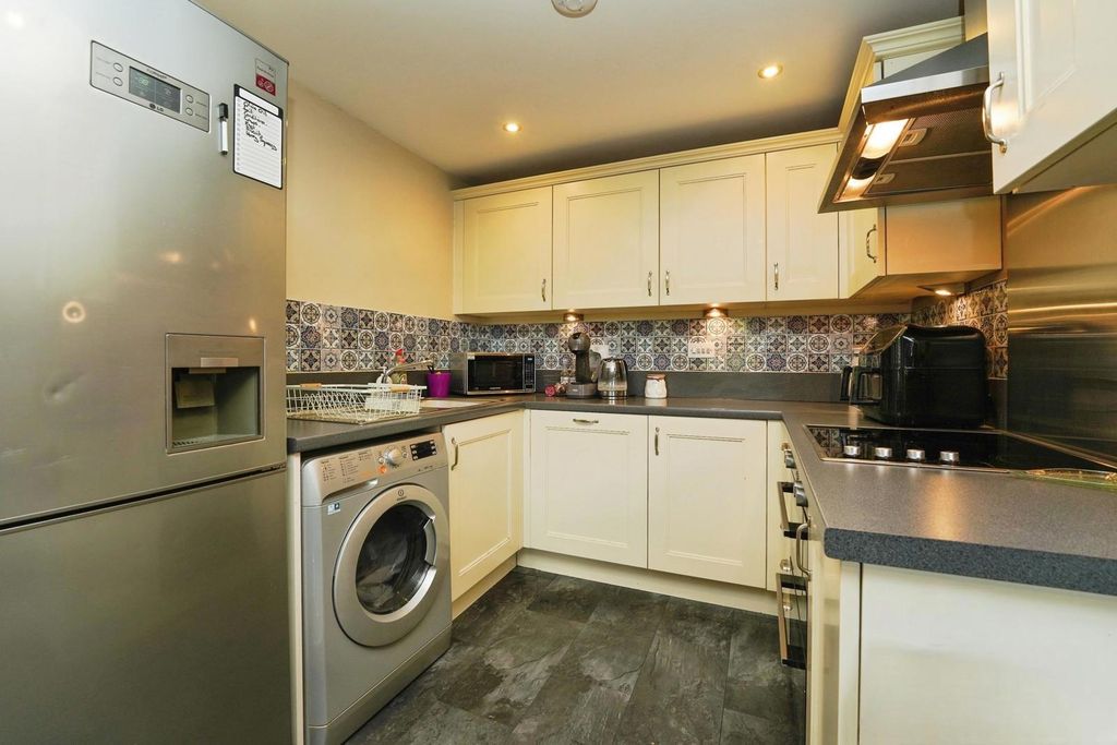 Property photo 2 of 15 Pbox-Img.Jpg