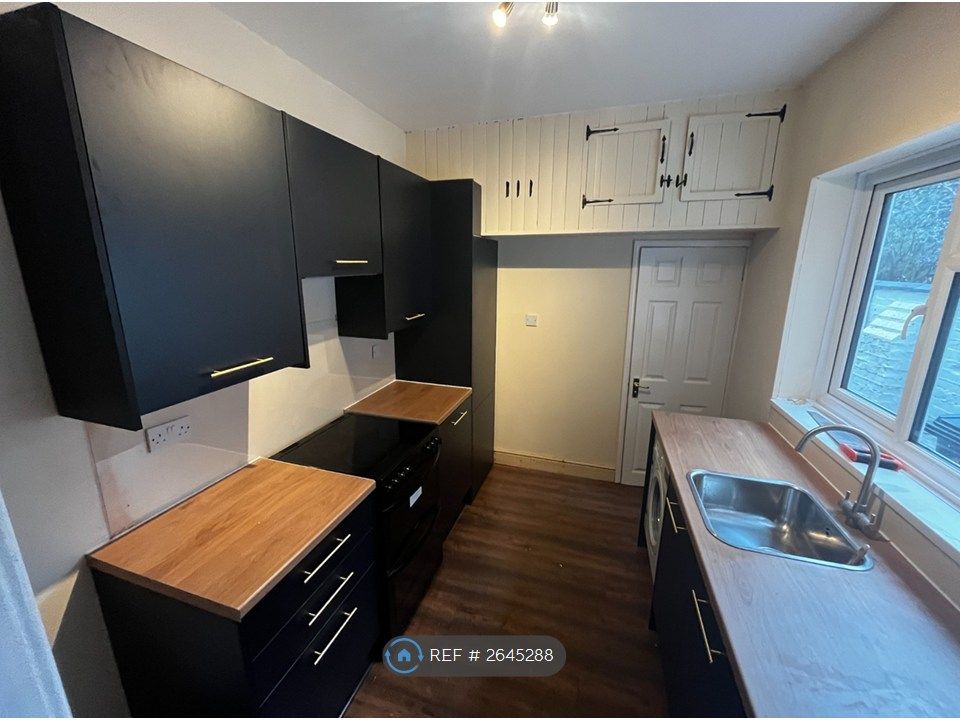 Property photo 3 of 4 Kitchen