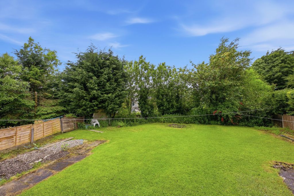 Property photo 2 of 24