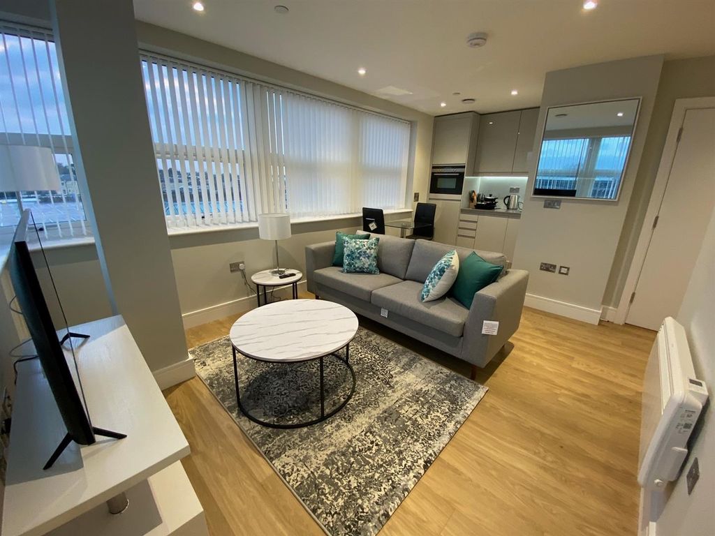 Property photo 3 of 6