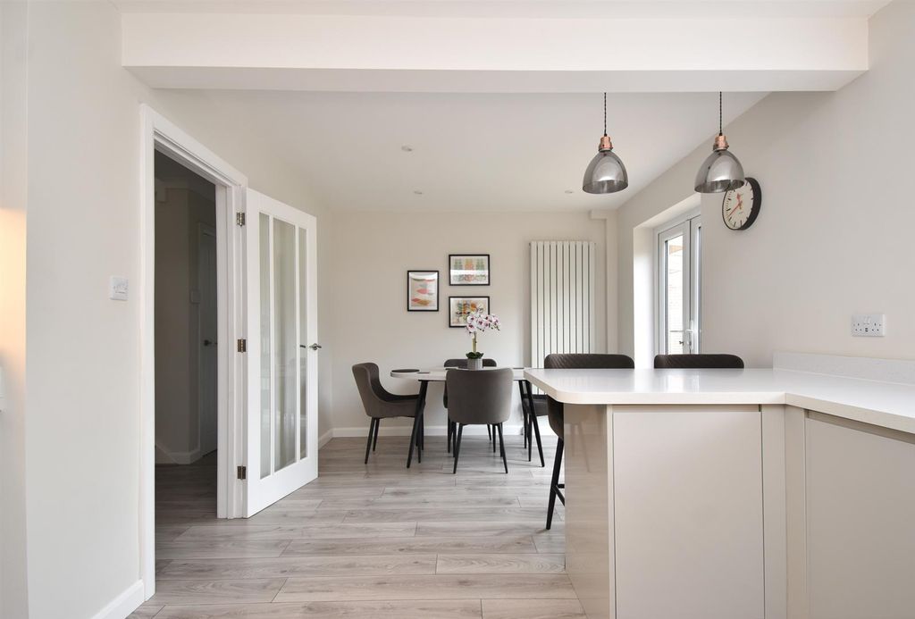 Property photo 2 of 28 Kitchen/Diner