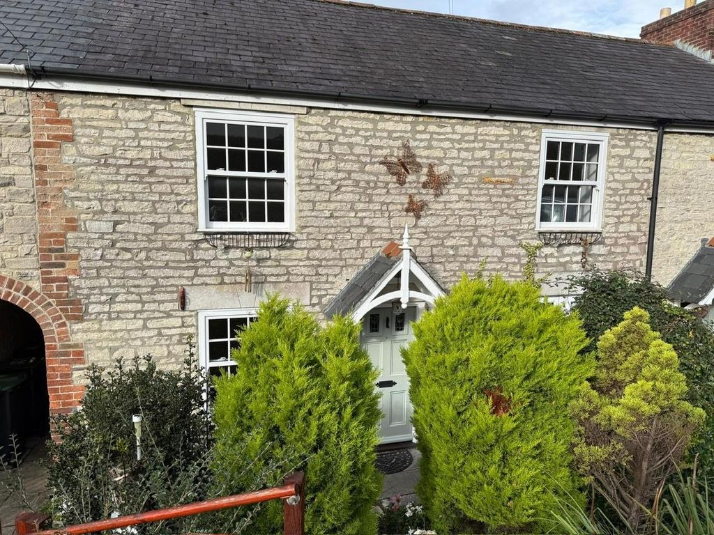 Property photo 1 of 13 Front 2.Jpg