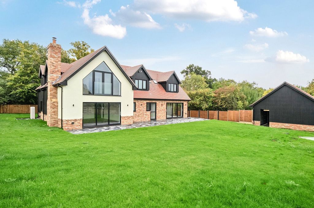 Property photo 1 of 18 1347714-12-68c1B3...