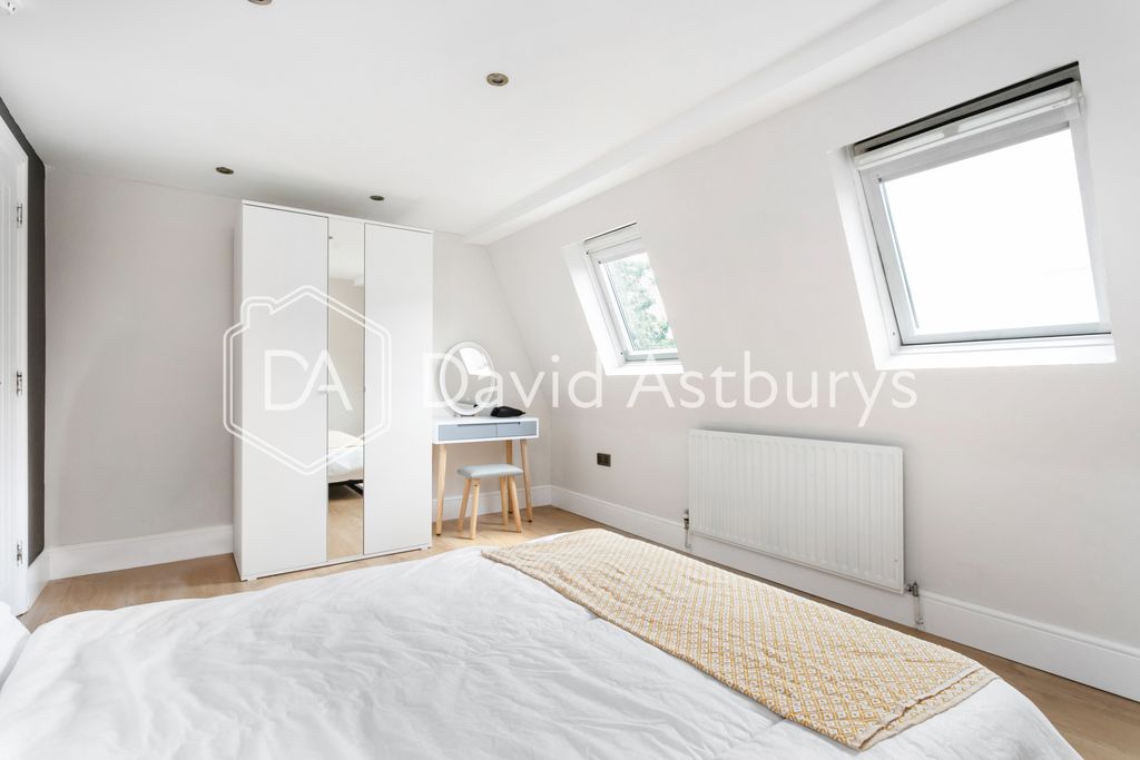 Property photo 1 of 4 Img_31417_3_Original
