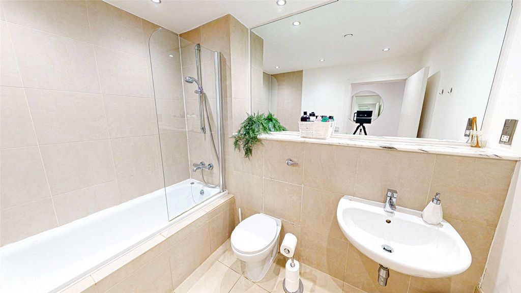 Property photo 3 of 7 Picture No. 01