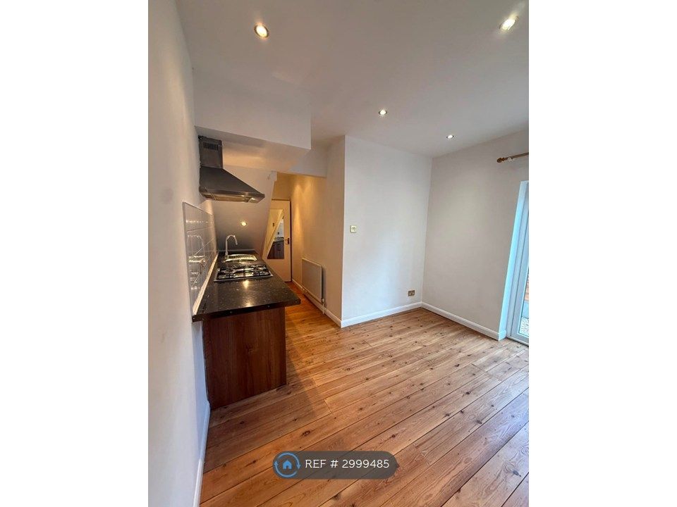 Property photo 3 of 17 Lounge/Kitchen