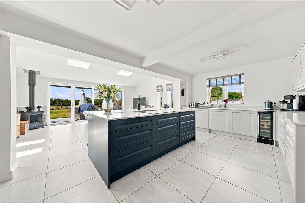 Property photo 2 of 34 2