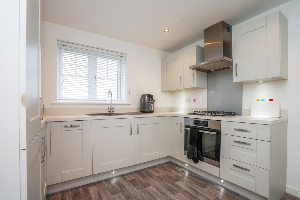 Property photo 3 of 23 14 Cornflower Close Hambleton Yo8 9Ue_Dsc05110.Jpg