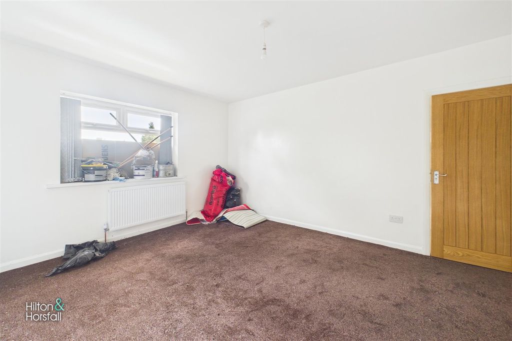 Property photo 3 of 10 Keighley Avenue