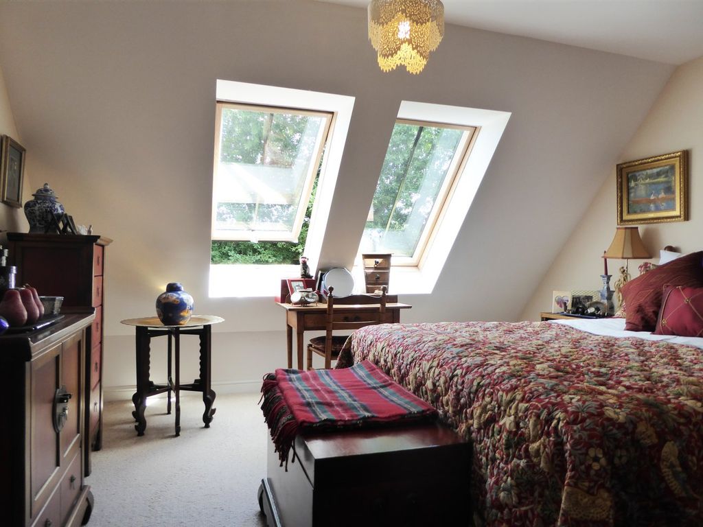 Property photo 3 of 6