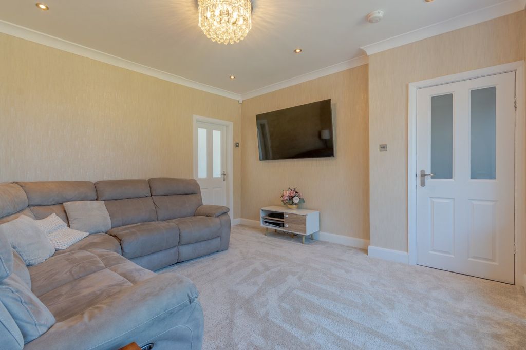 Property photo 2 of 18 Picture No. 10