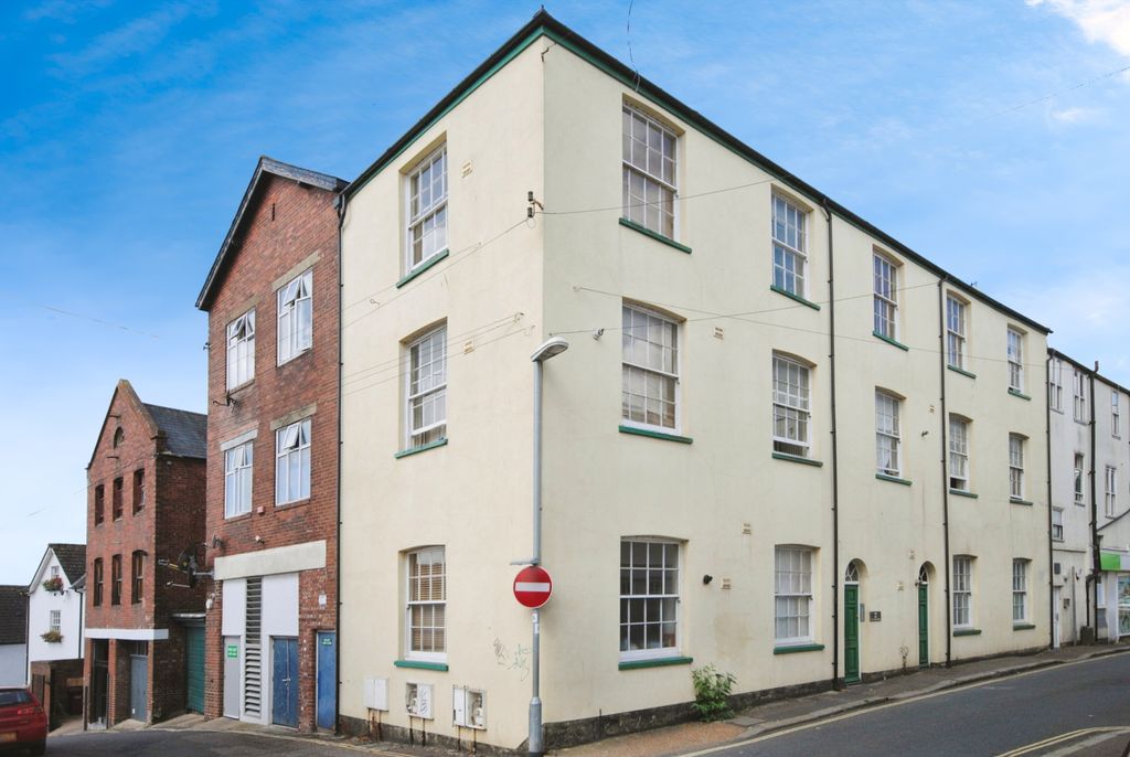 Property photo 1 of 5