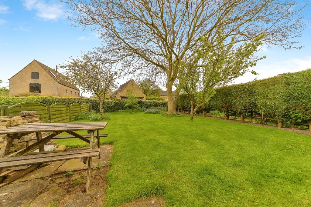 Property photo 2 of 16