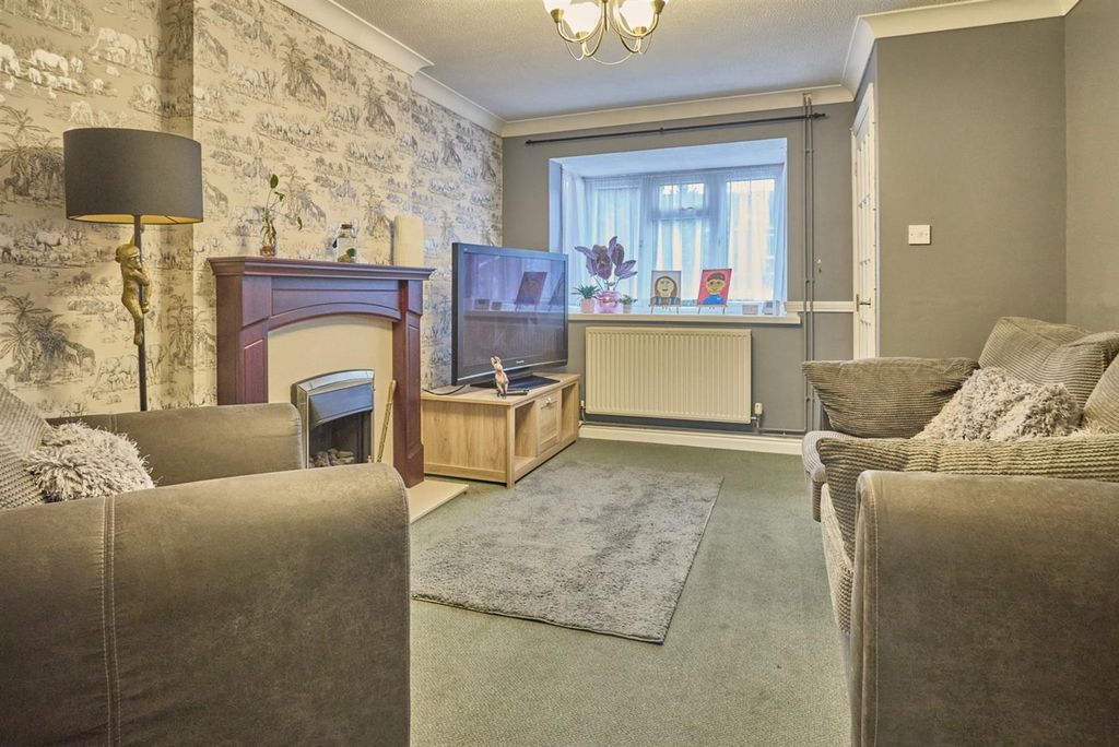 Property photo 3 of 7 Lounge To Front