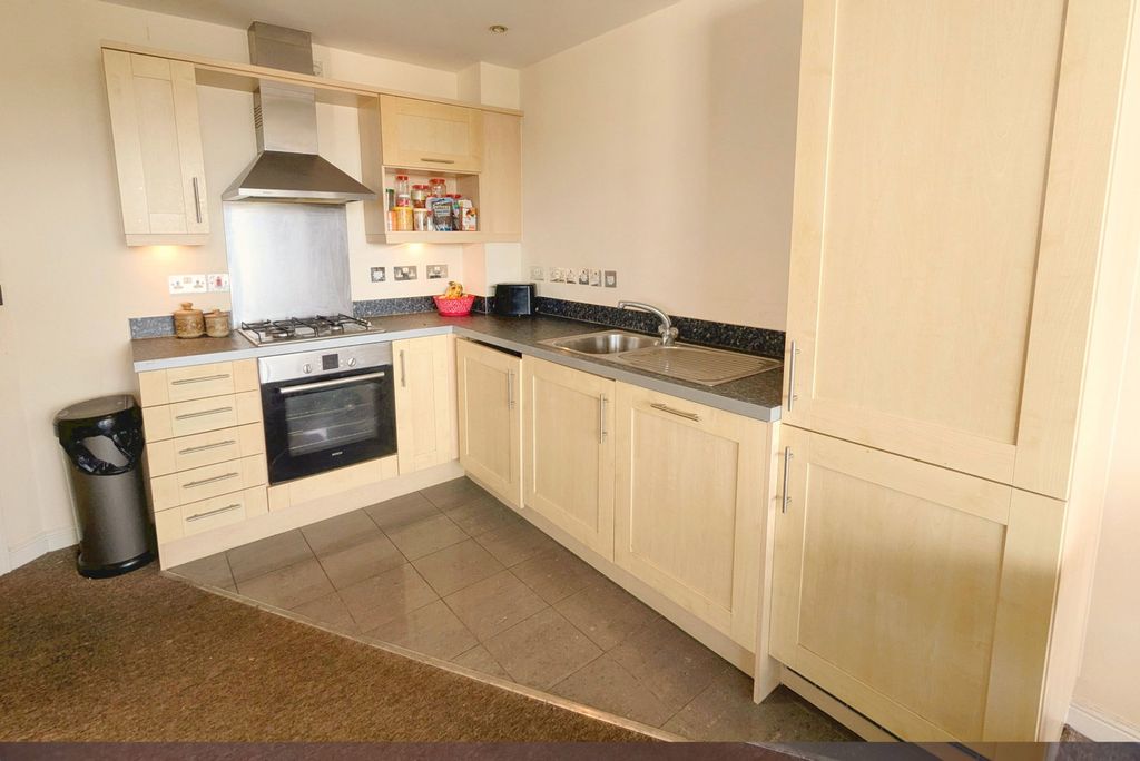 Property photo 3 of 23