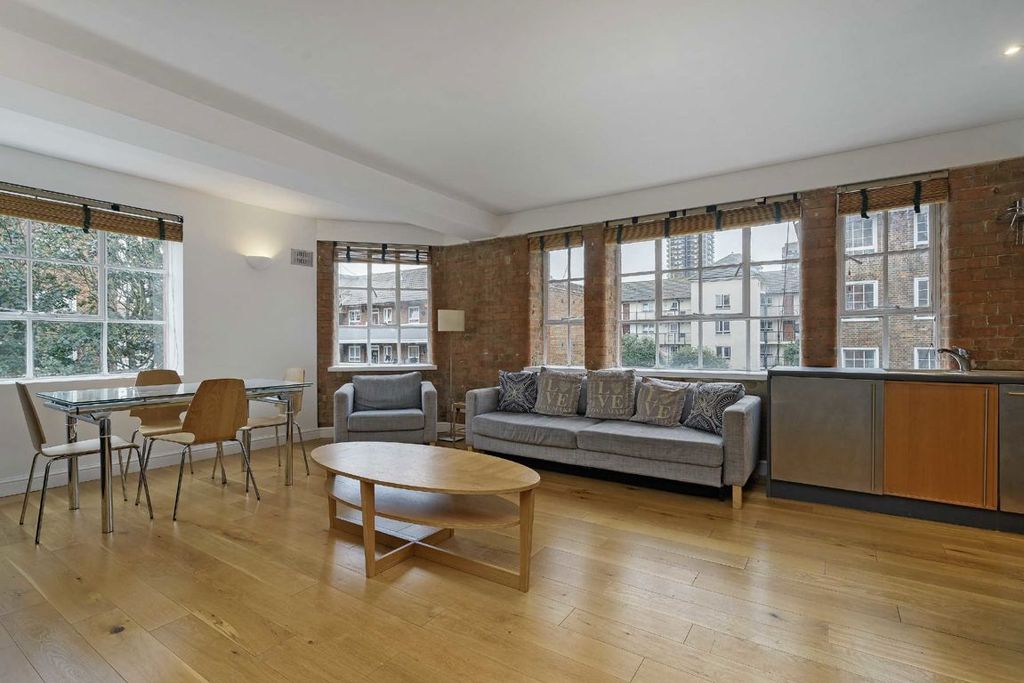 Property photo 2 of 7