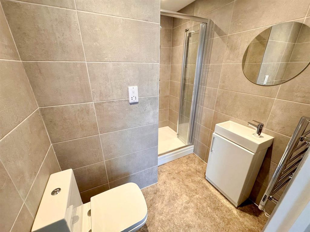 Property photo 3 of 20 Shower Room