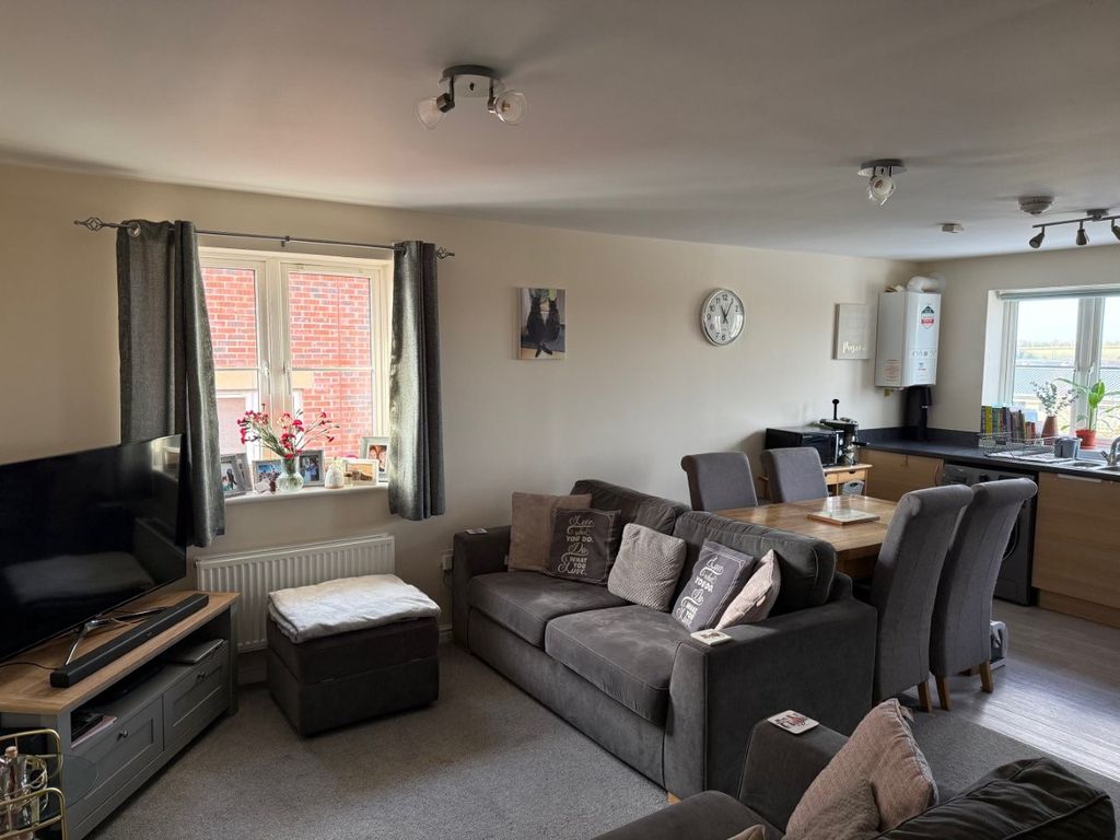 Property photo 3 of 11