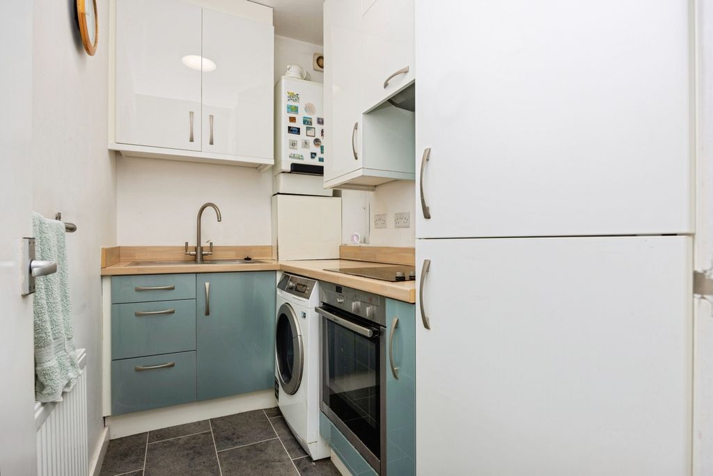 Property photo 3 of 17 Photo