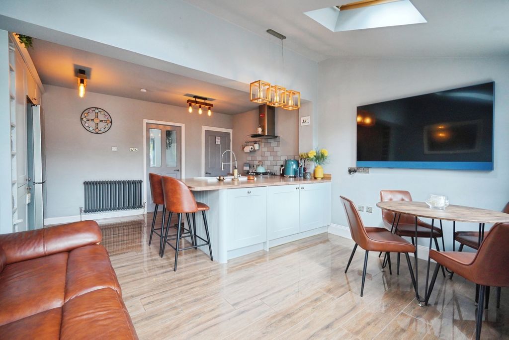 Property photo 2 of 18 Kitchen/Diner