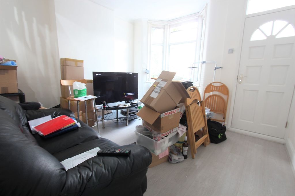 Property photo 3 of 6
