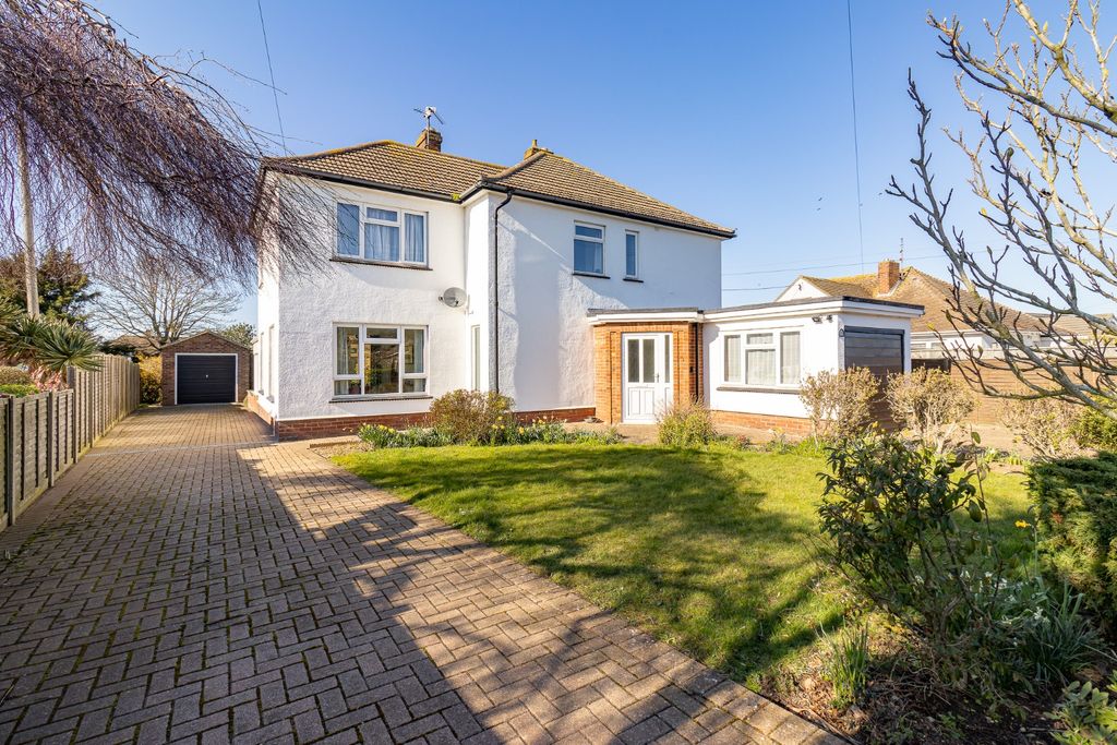 Property photo 2 of 35 4904946