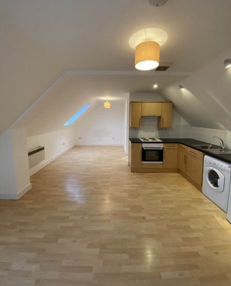 Property photo 3 of 10 Studio