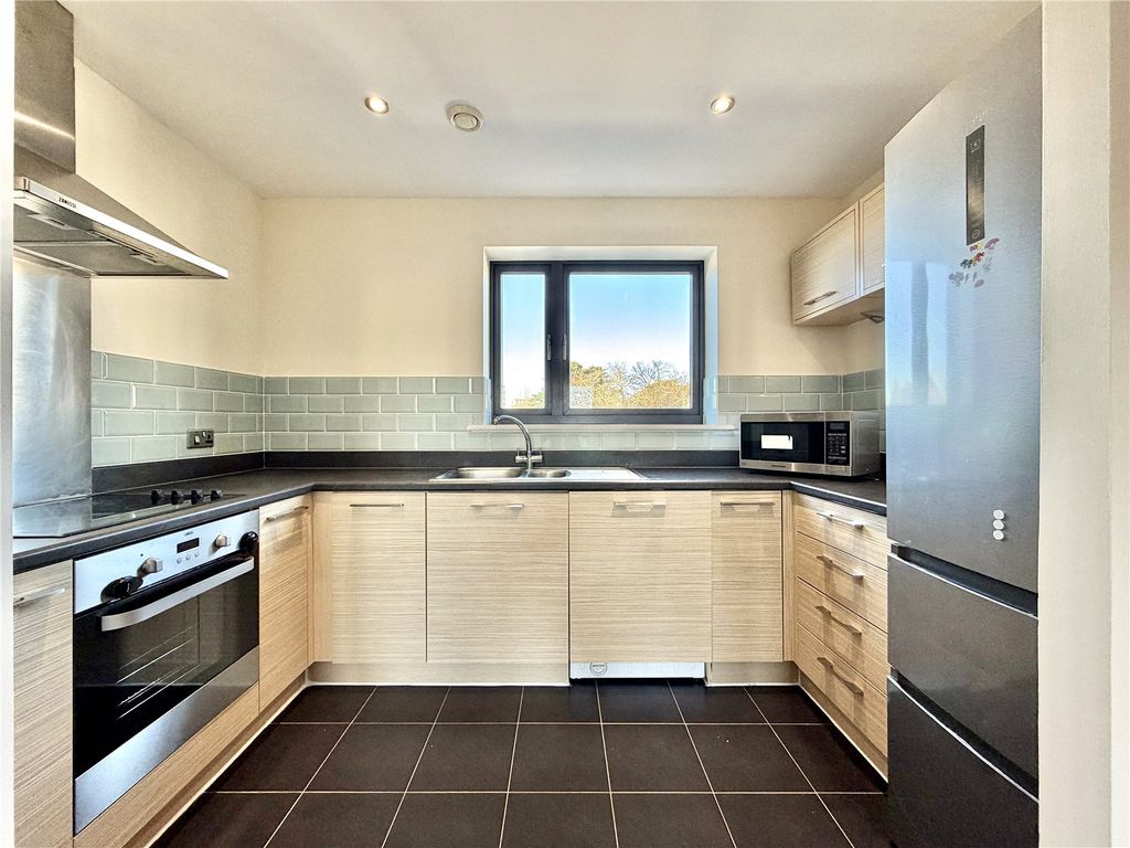 Property photo 3 of 11 Picture No. 15