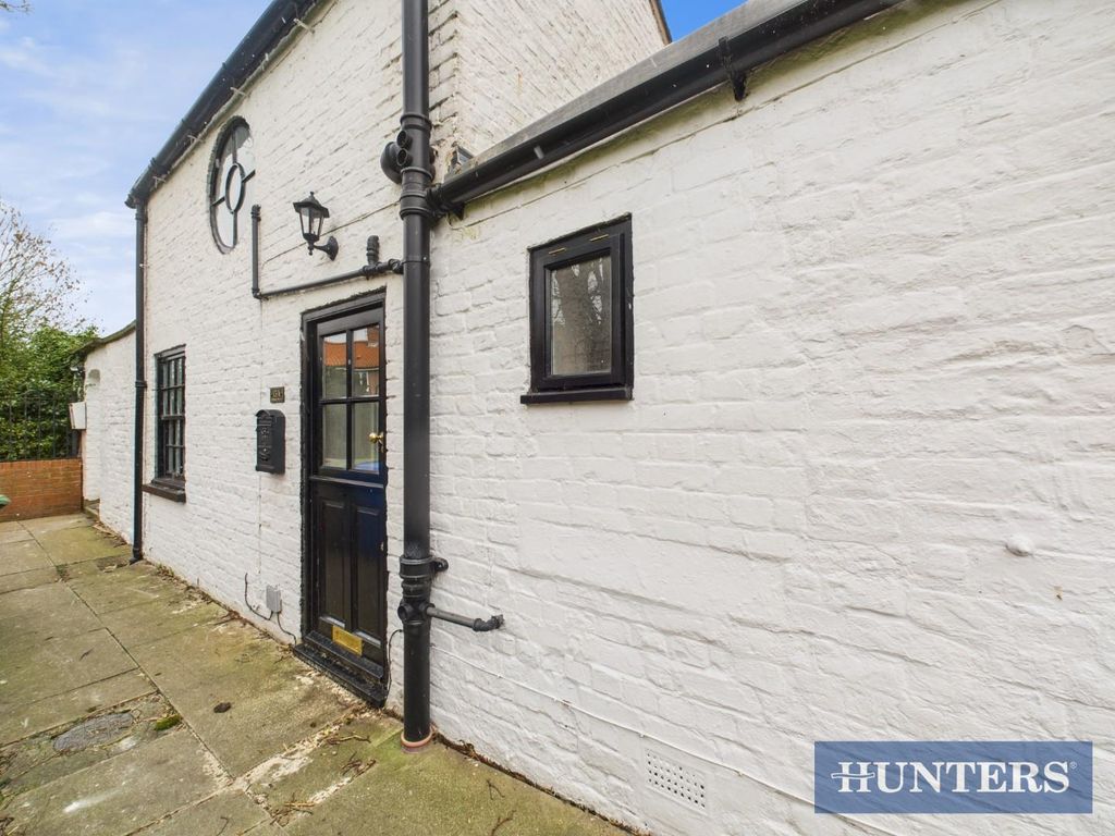 Property photo 2 of 11 Cam01450G0-Pr0281-Still031.Jpg