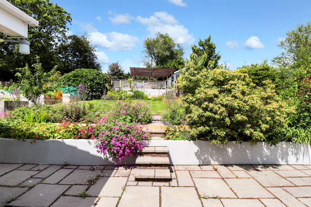 Property photo 2 of 25 Picture No. 57