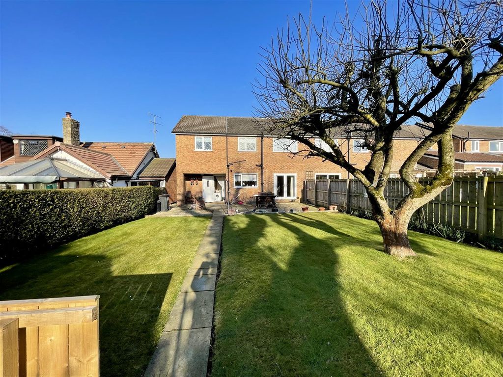Property photo 2 of 14 Externally