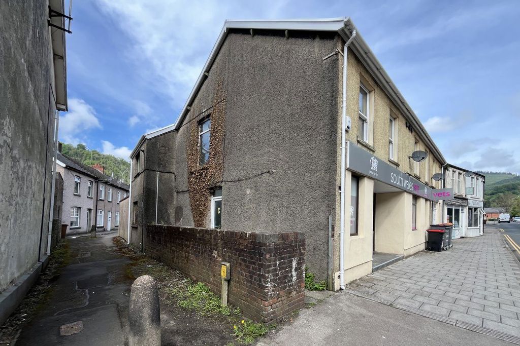 Property photo 1 of 13