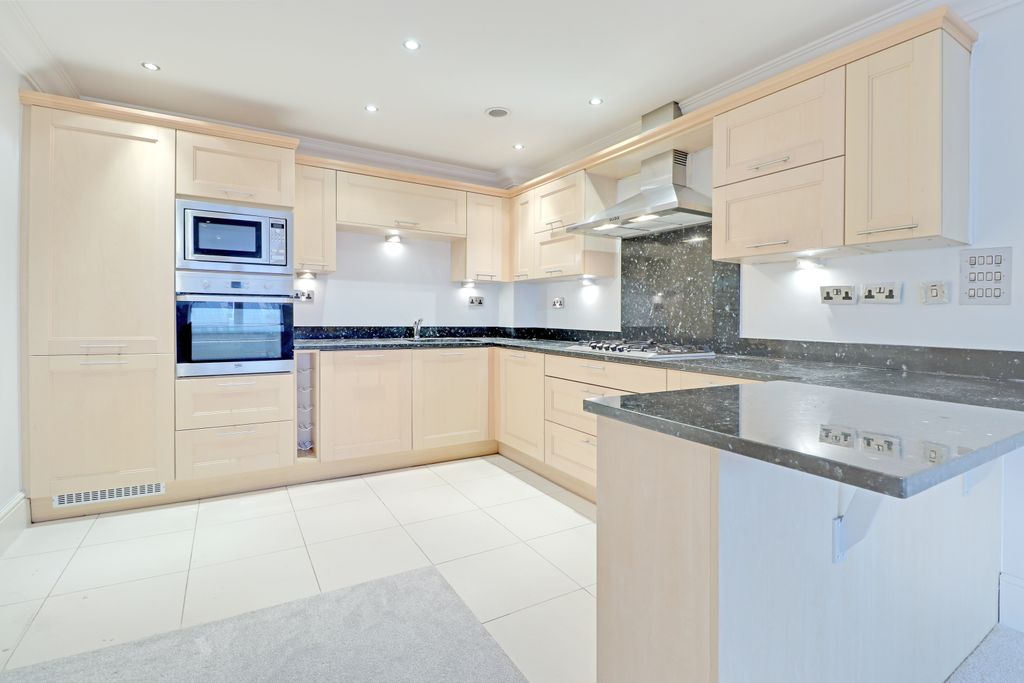 Property photo 2 of 15 Kitchen