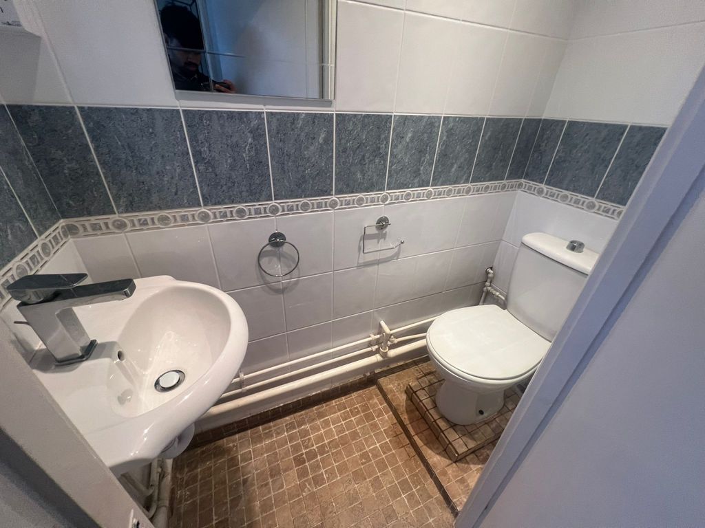 Property photo 3 of 8 Gallery